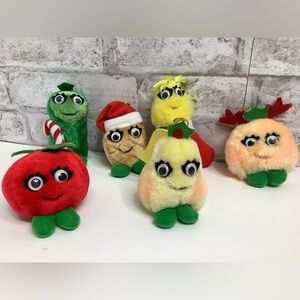 Del Monte 1991 Yumkins Plush Christmas Ornaments Fruit and Veggie Set of 6